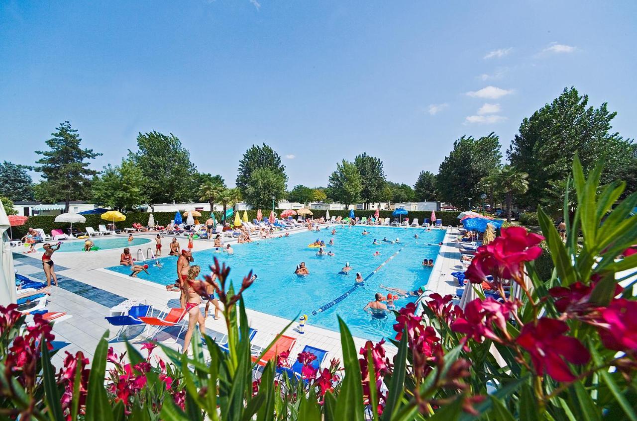 Happy Camp Mobile Homes In Butterfly Camping Village Peschiera del Garda Exterior foto