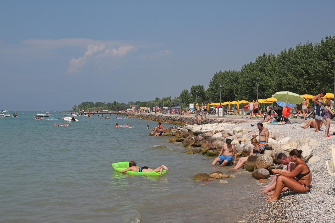 Happy Camp Mobile Homes In Butterfly Camping Village Peschiera del Garda Exterior foto